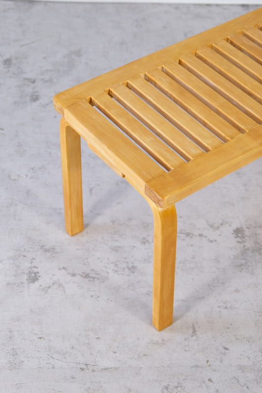 Artek 153B -penkki