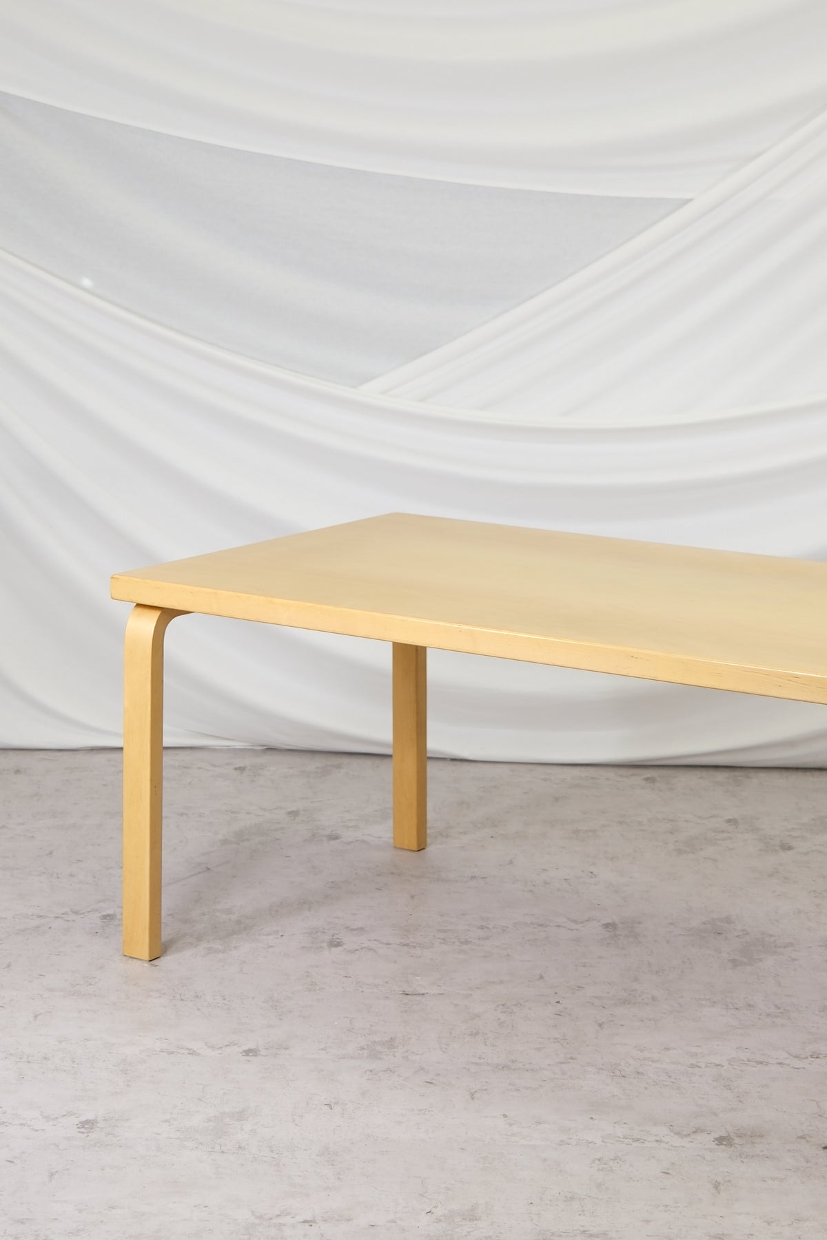 Artek pöytä 83 – Alvar Aalto
