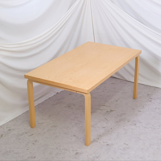 Artek 82A -koivupöytä, 150 cm