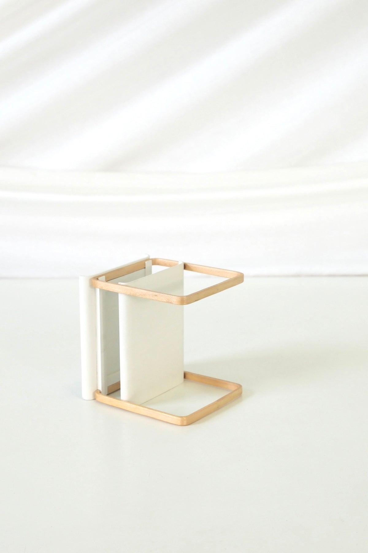 Artek – Alvar Aalto 100-vuotisjuhlaminiatyyri, Paimio-pöytä (1:5)