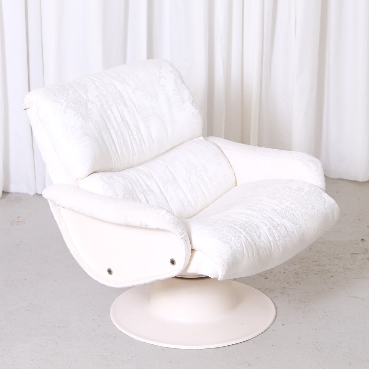 Yrjö Kukkapuro Saturnus Lounge Chair