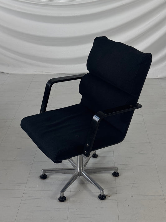 Plaano-työtuoli – Yrjö Kukkapuro