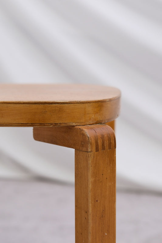 Alvar Aalto 69 Warleg -tuoli, valmistaja Artek