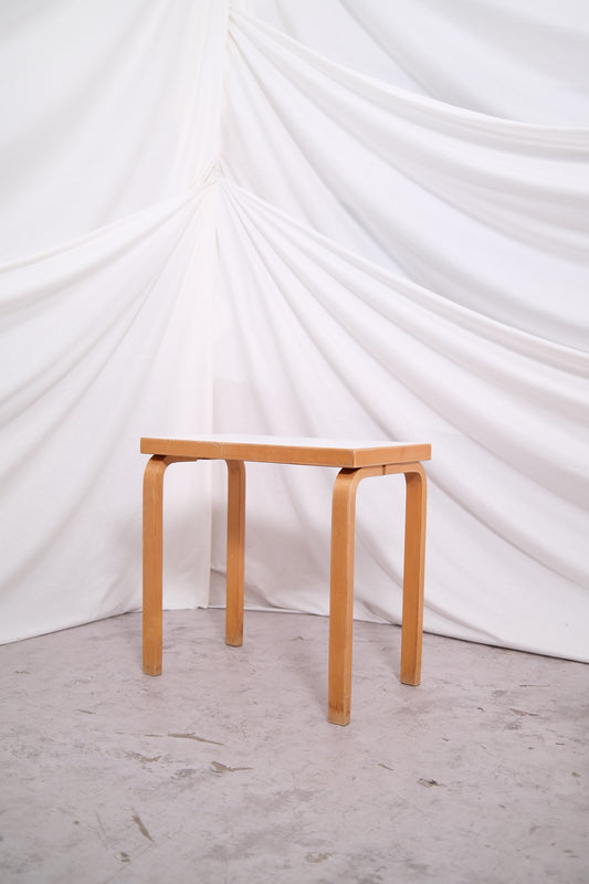 Vintage Alvar Aalto Artek -pikkupöytä