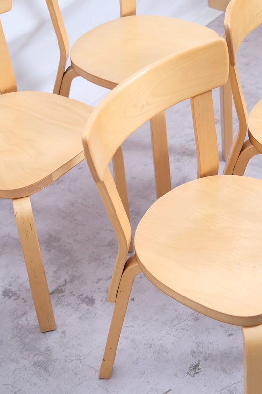 Alvar Aalto 69 -tuoli, valmistaja Artek, 4 saatavilla