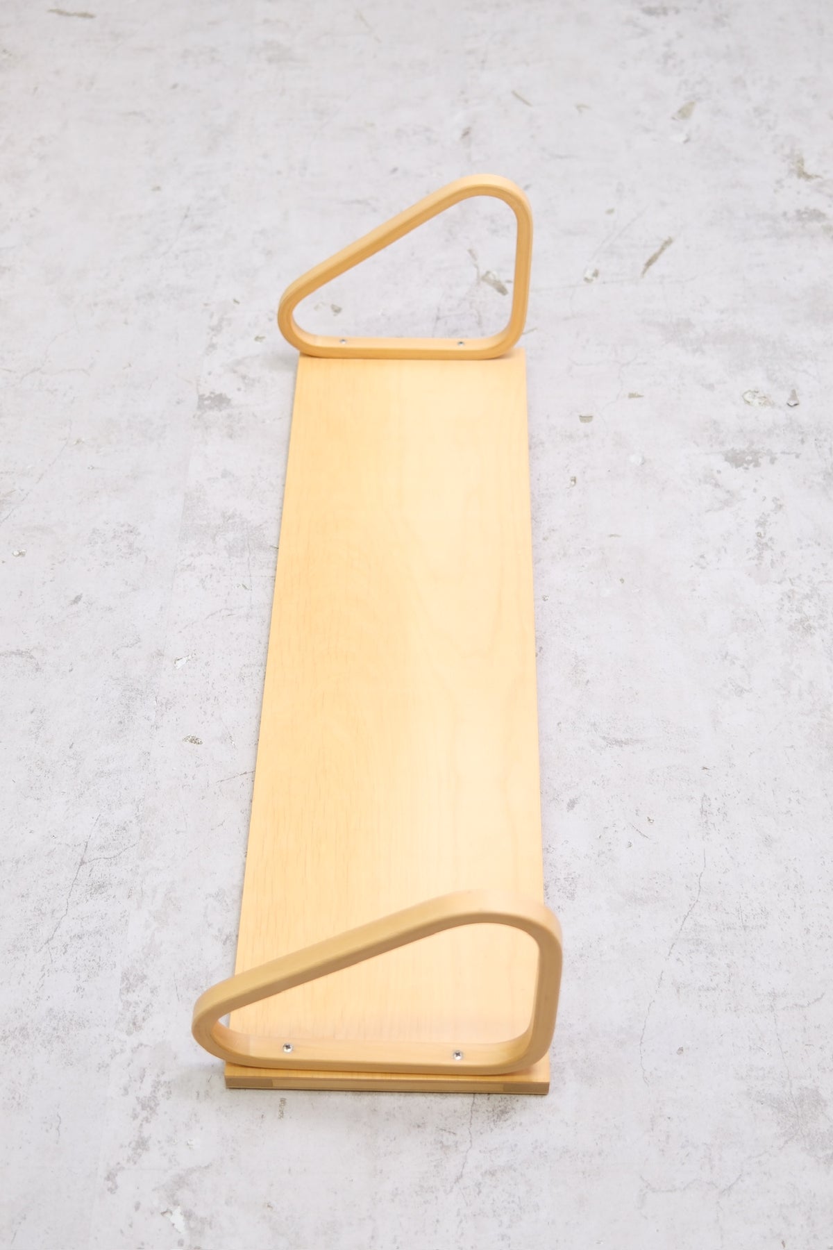 Alvar Aalto 112B -seinähylly, 4 saatavilla