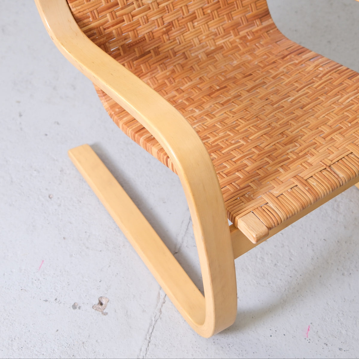 Alvar Aalto 406 -rottinkilepotuolit, valmistaja Artek