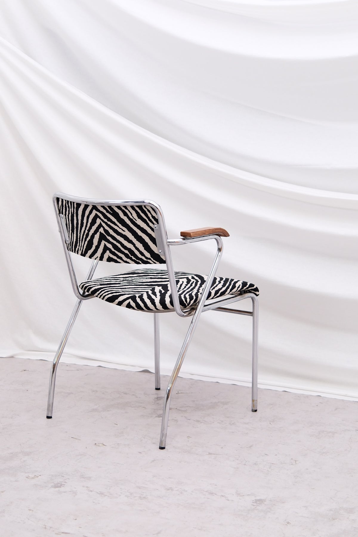 Set of 6 Vintage Tubular Steel Chairs with Zebra Upholstery - Pino Interiors