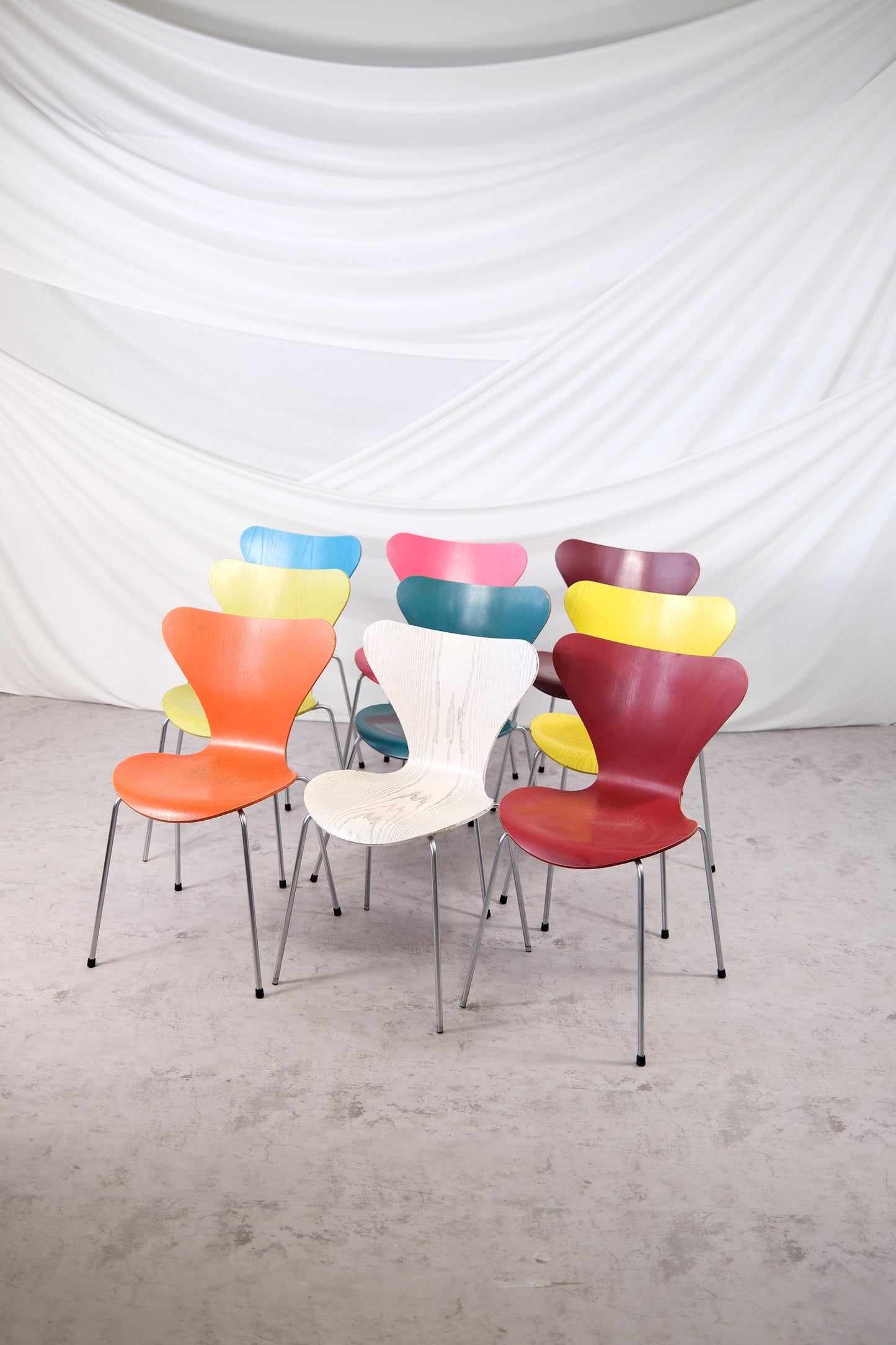 Fritz Hansen sarja 7 tuolit, moniväriset – Arne Jacobsen