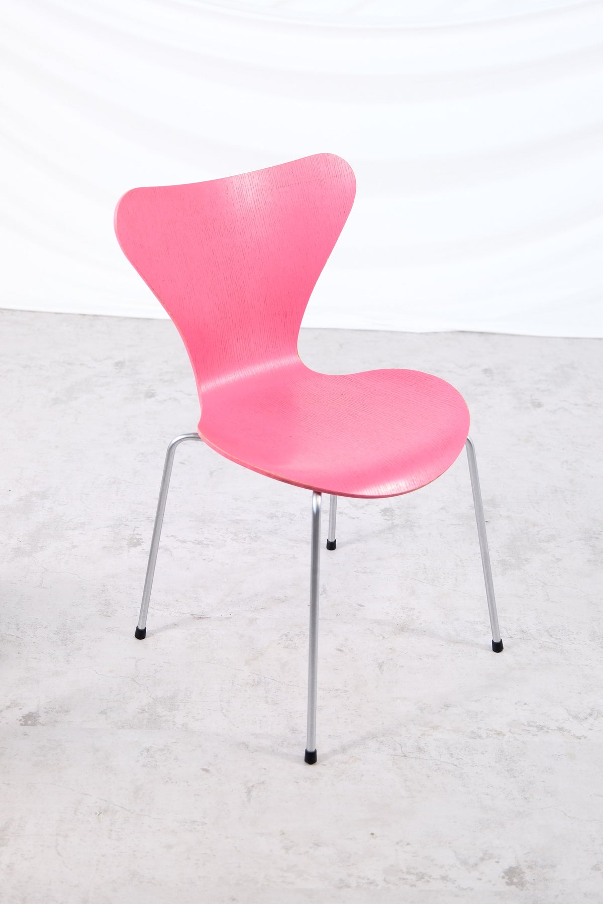 Fritz Hansen sarja 7 tuolit, moniväriset – Arne Jacobsen