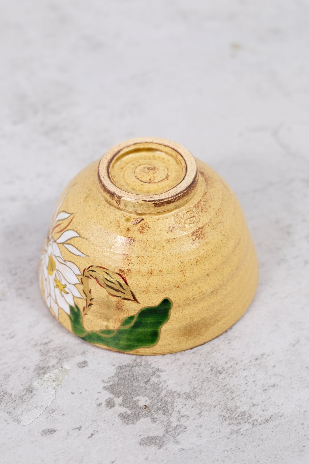 Kyo-yaki-chawan, käsinmaalattu krysanteemi, tomobako-laatikko
