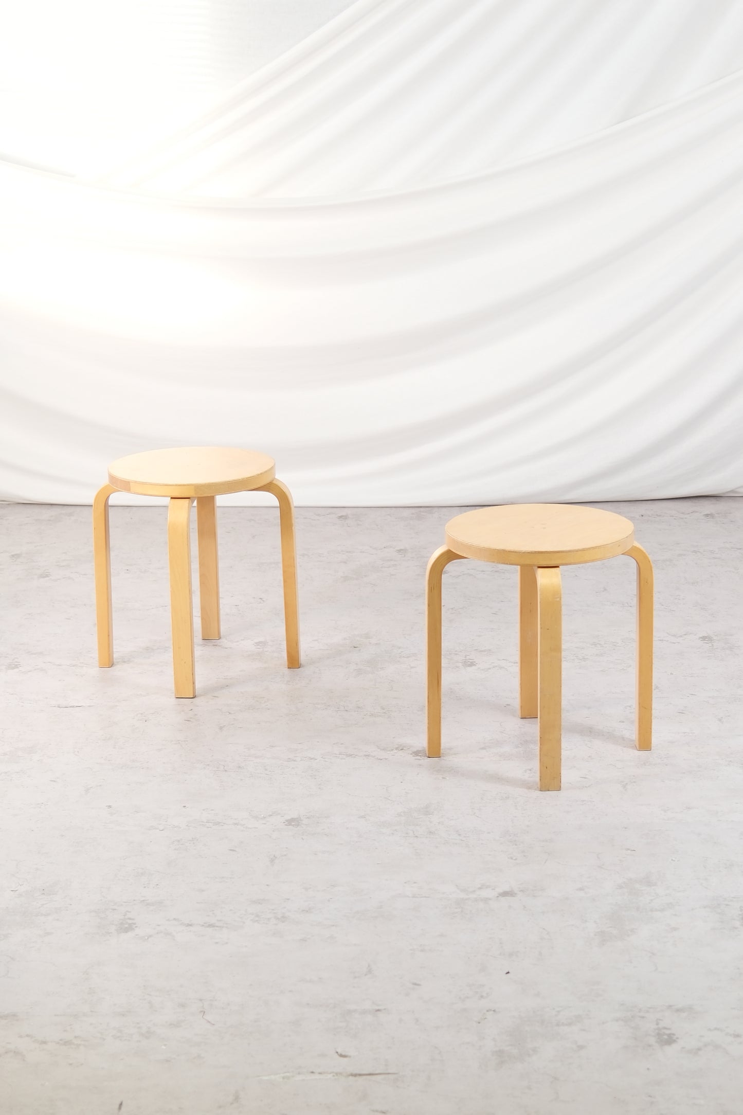 Artek E60 jakkarat, koivu, 1980-luku