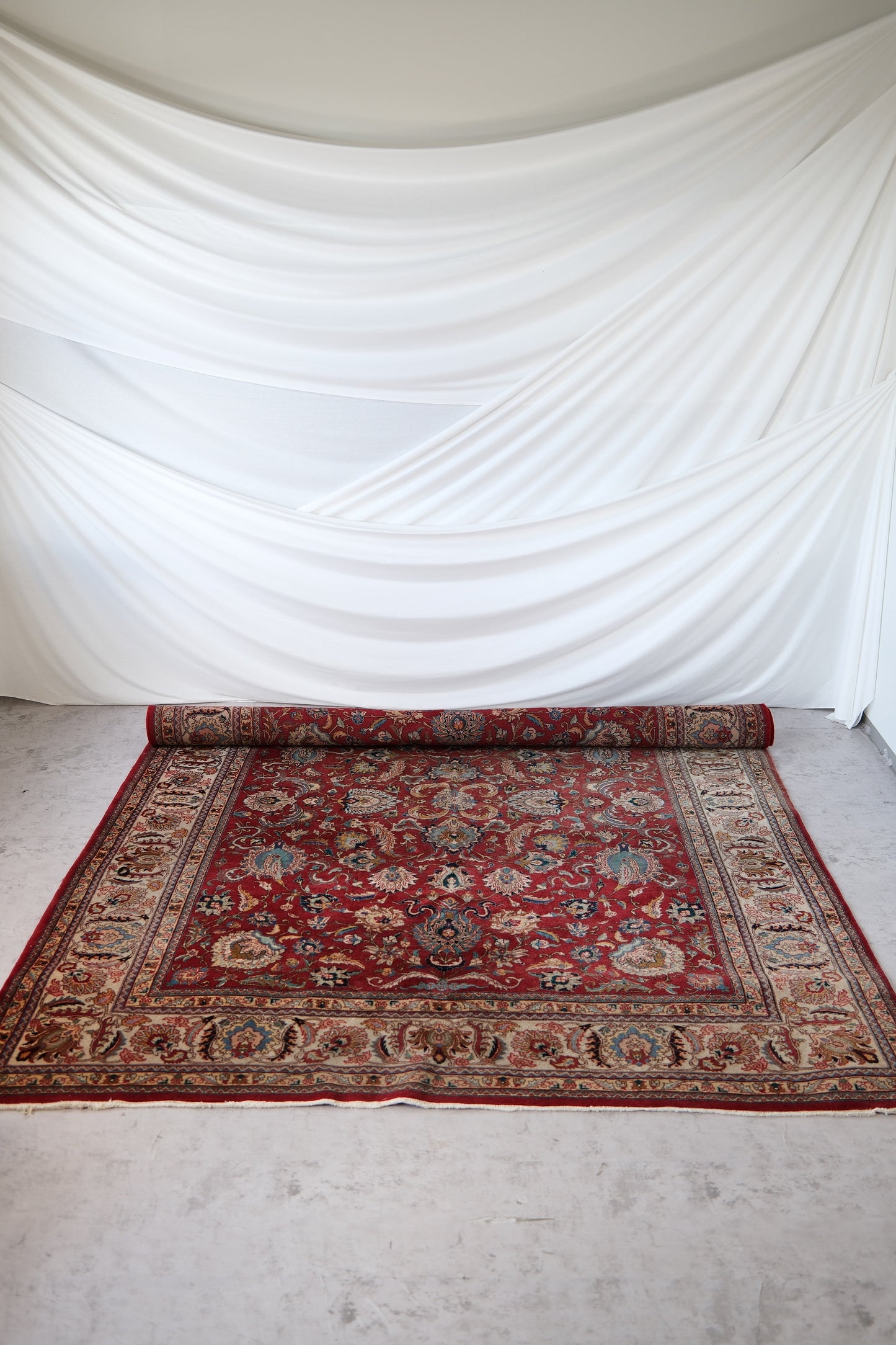 Suuri käsinsolmittu persialainen matto, 360 × 260 cm