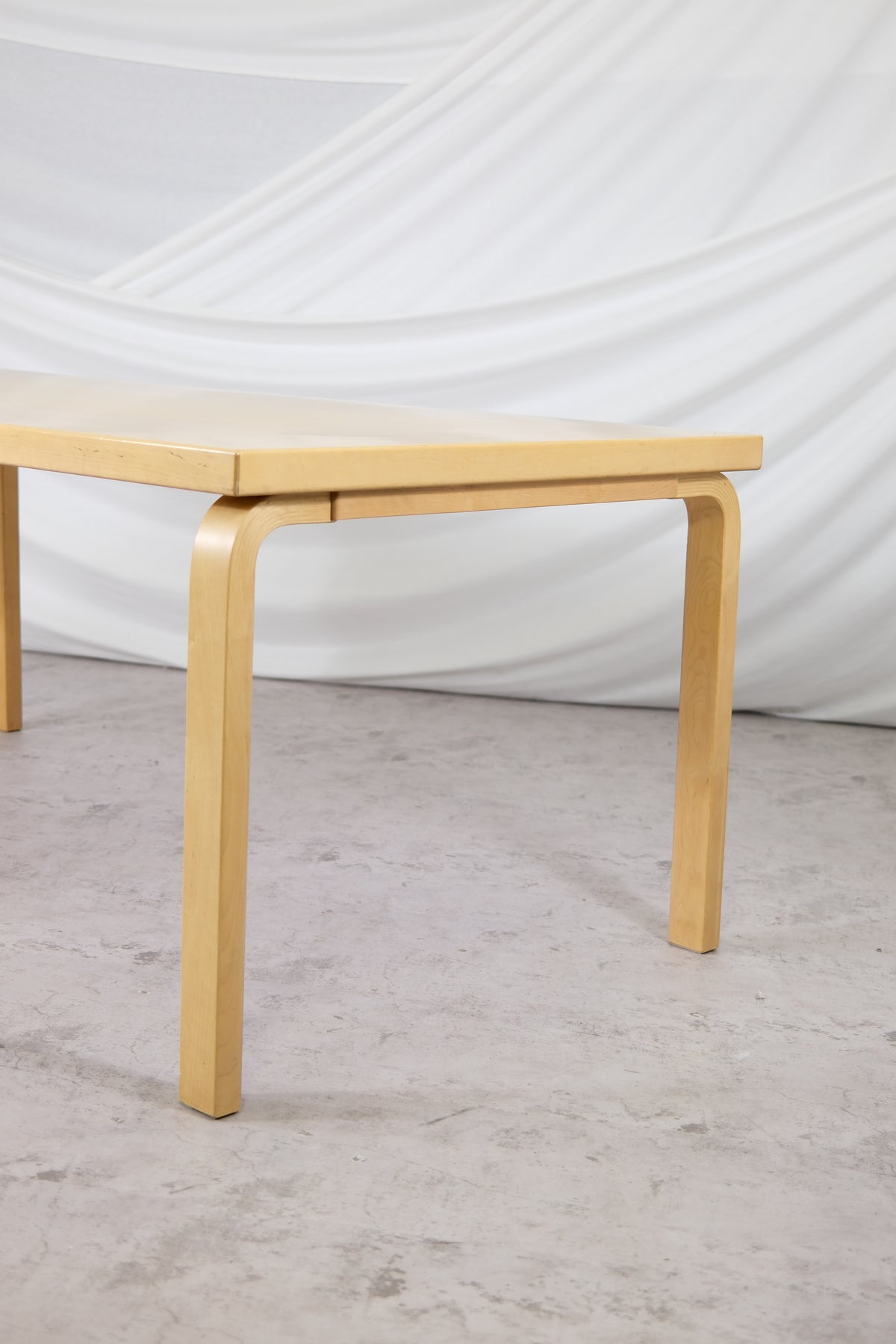 Artek pöytä 83 – Alvar Aalto