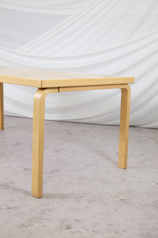Artek pöytä 83 – Alvar Aalto
