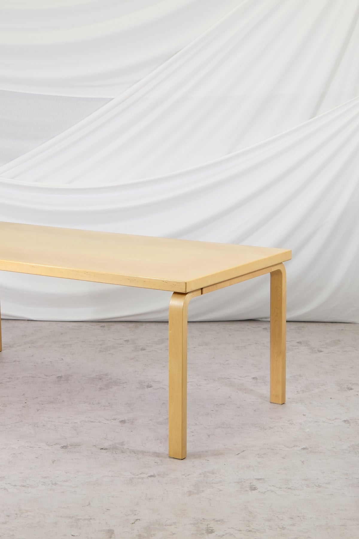 Artek pöytä 83 – Alvar Aalto