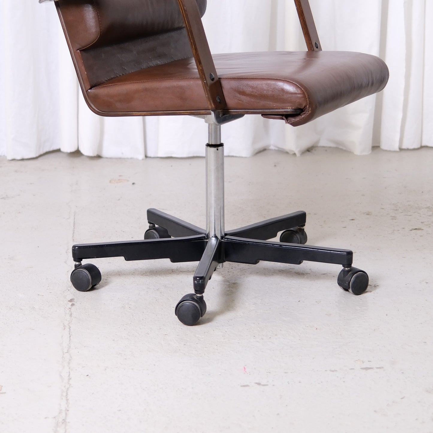 Yrjö Kukkapuro Plaano Office Chair in Brown Leather