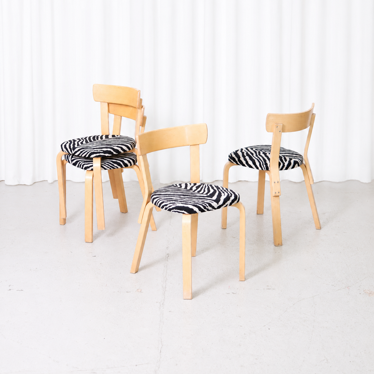 Artek tuoli 69, Zebra-verhoilu
