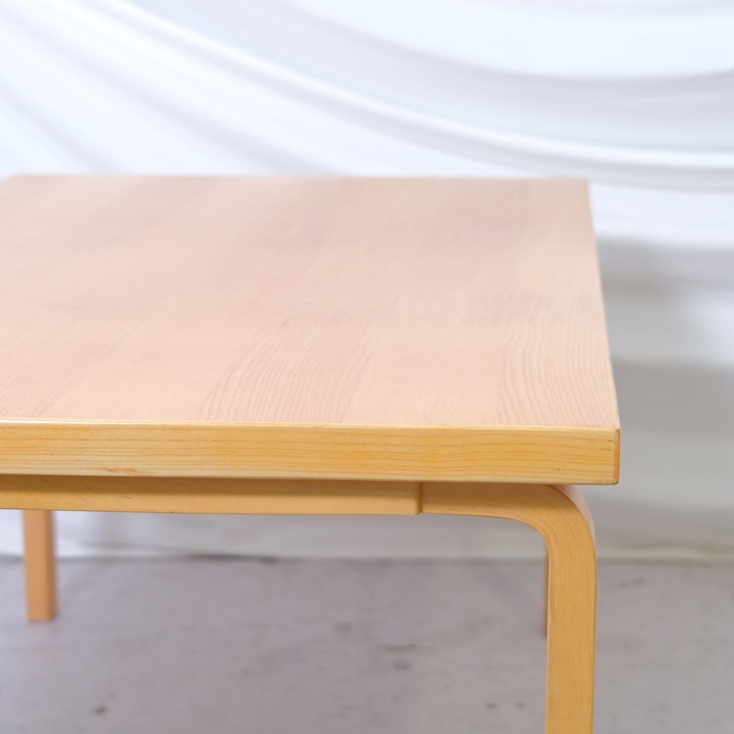 Vintage Alvar Aalto pöytä 83, valmistaja Artek