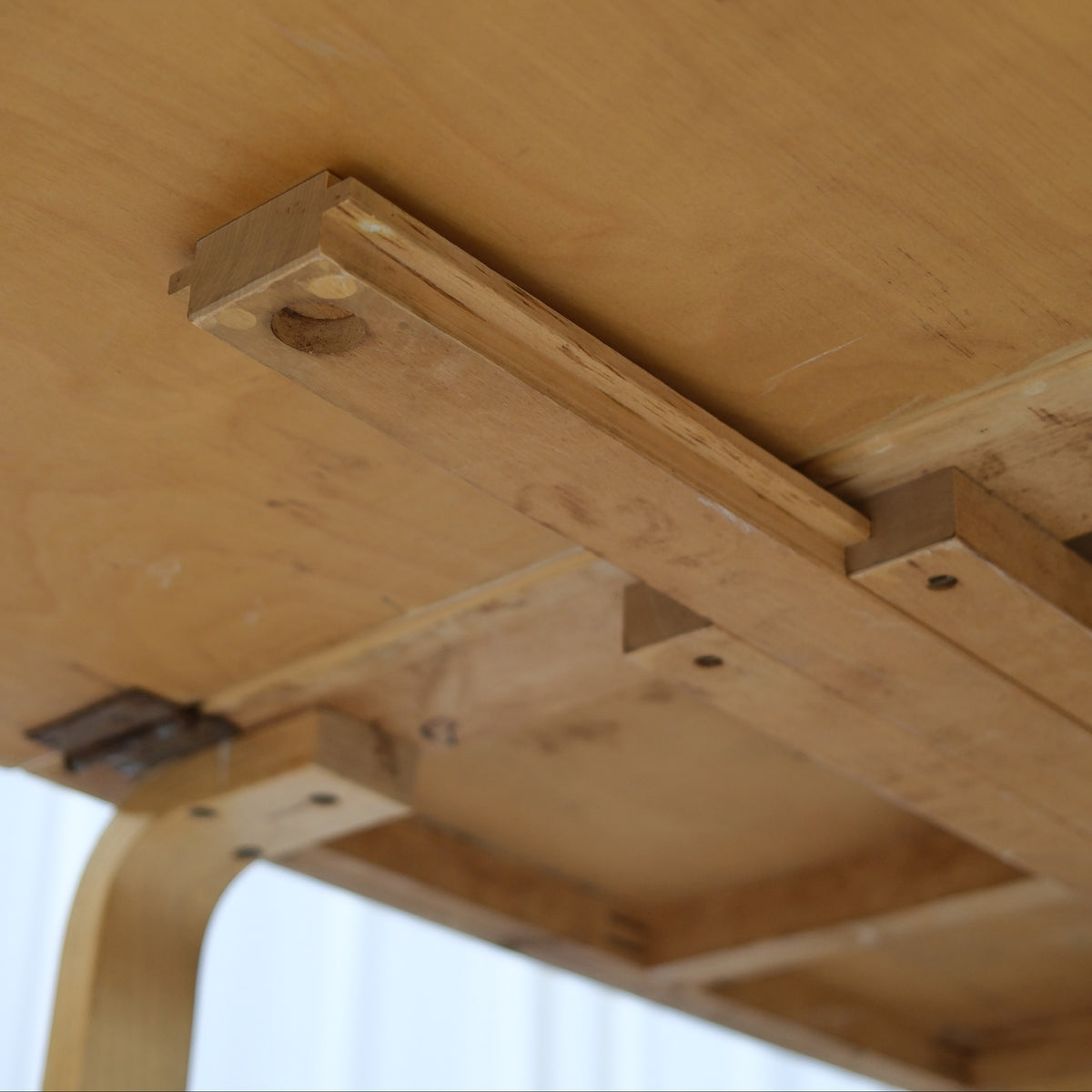 Artek Aalto DL81C taittopöytä, tummansininen linoleumi