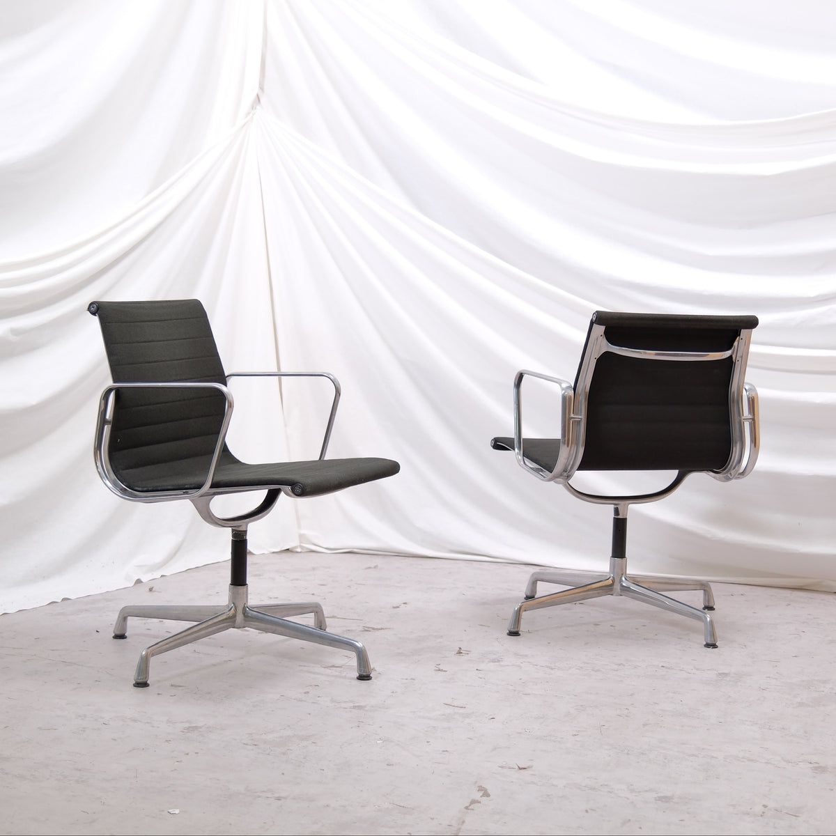 Vintage Charles & Ray Eames EA108 kontorsstolar