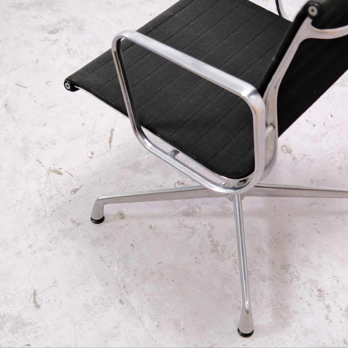 Charles & Ray Eames EA108 vintage kontorsstol