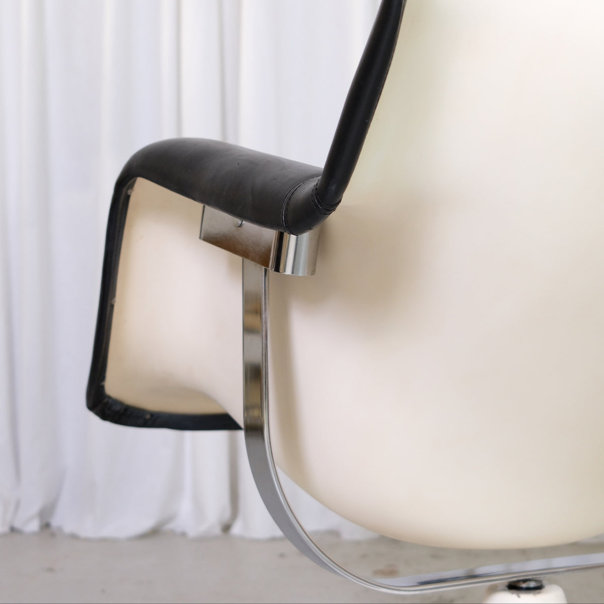 Yrjö Kukkapuro Karuselli Lounge Chair and Ottoman in Black Leather, Haimi