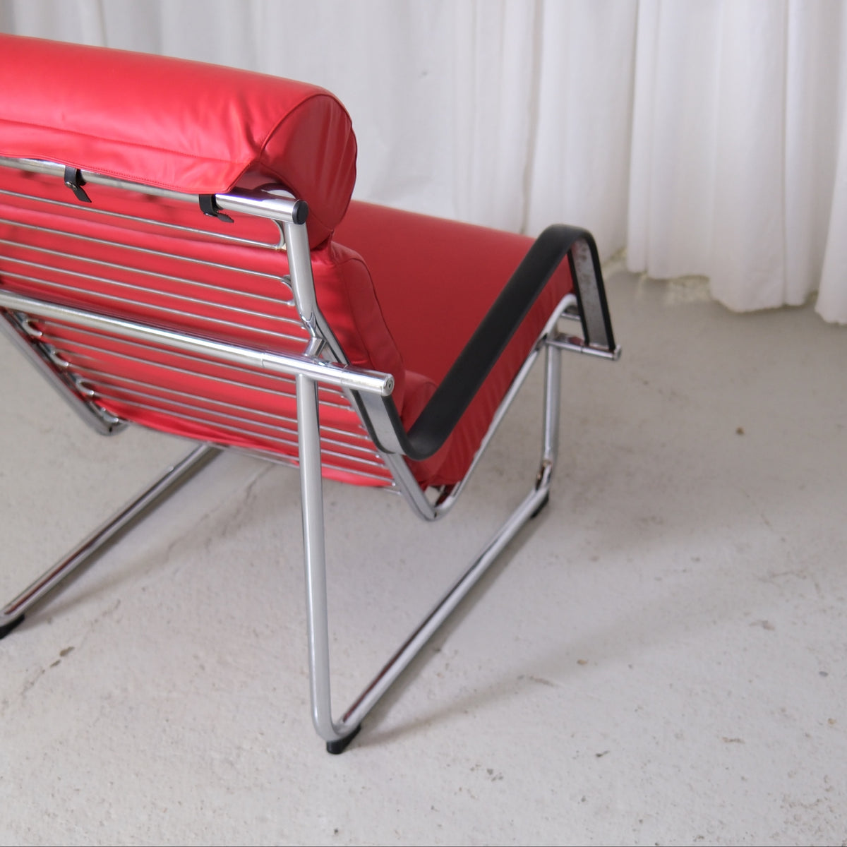 Yrjö Kukkapuro Remmi Lounge Chair in Red Leather