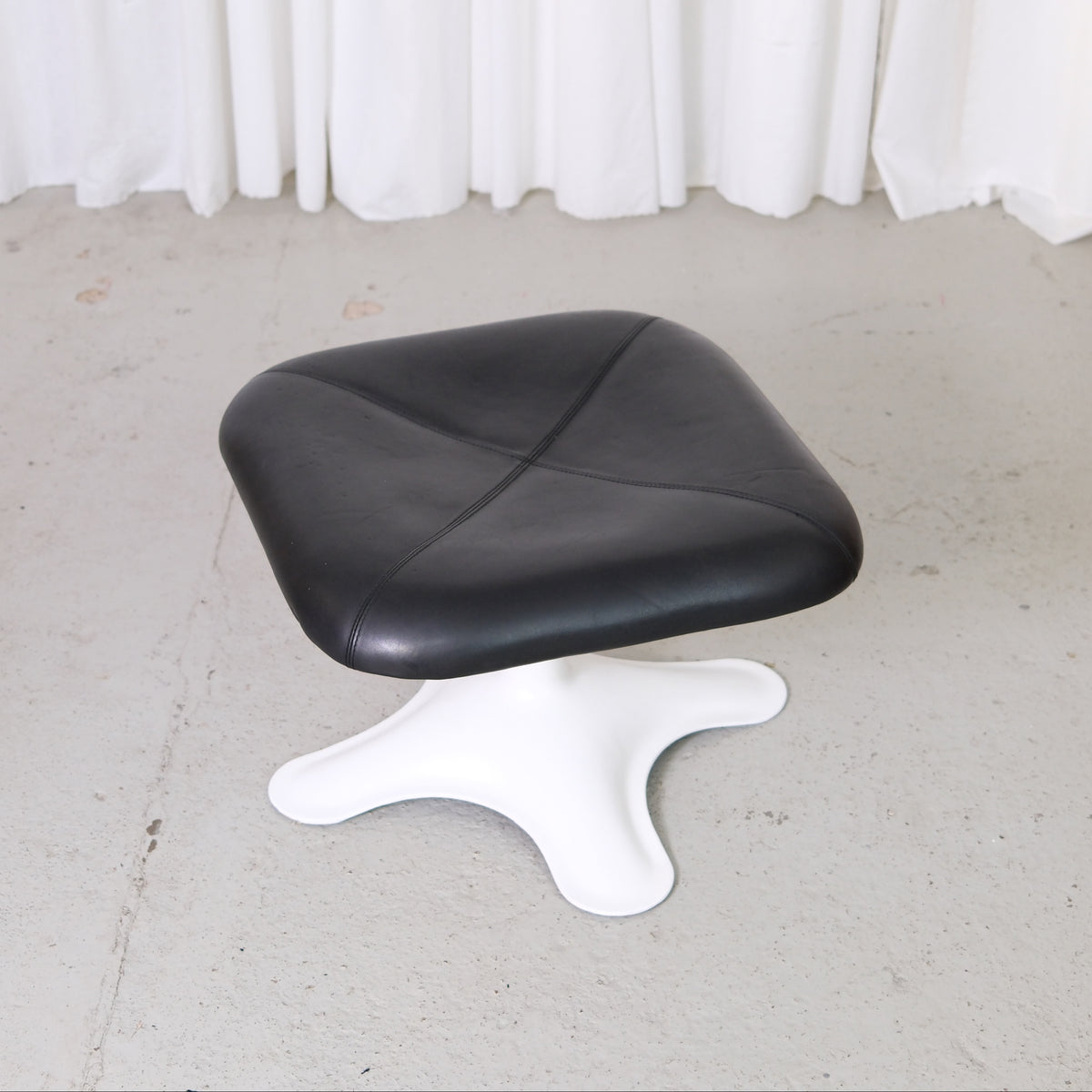 Yrjö Kukkapuro Karuselli Lounge Chair and Ottoman in Black Leather, Haimi
