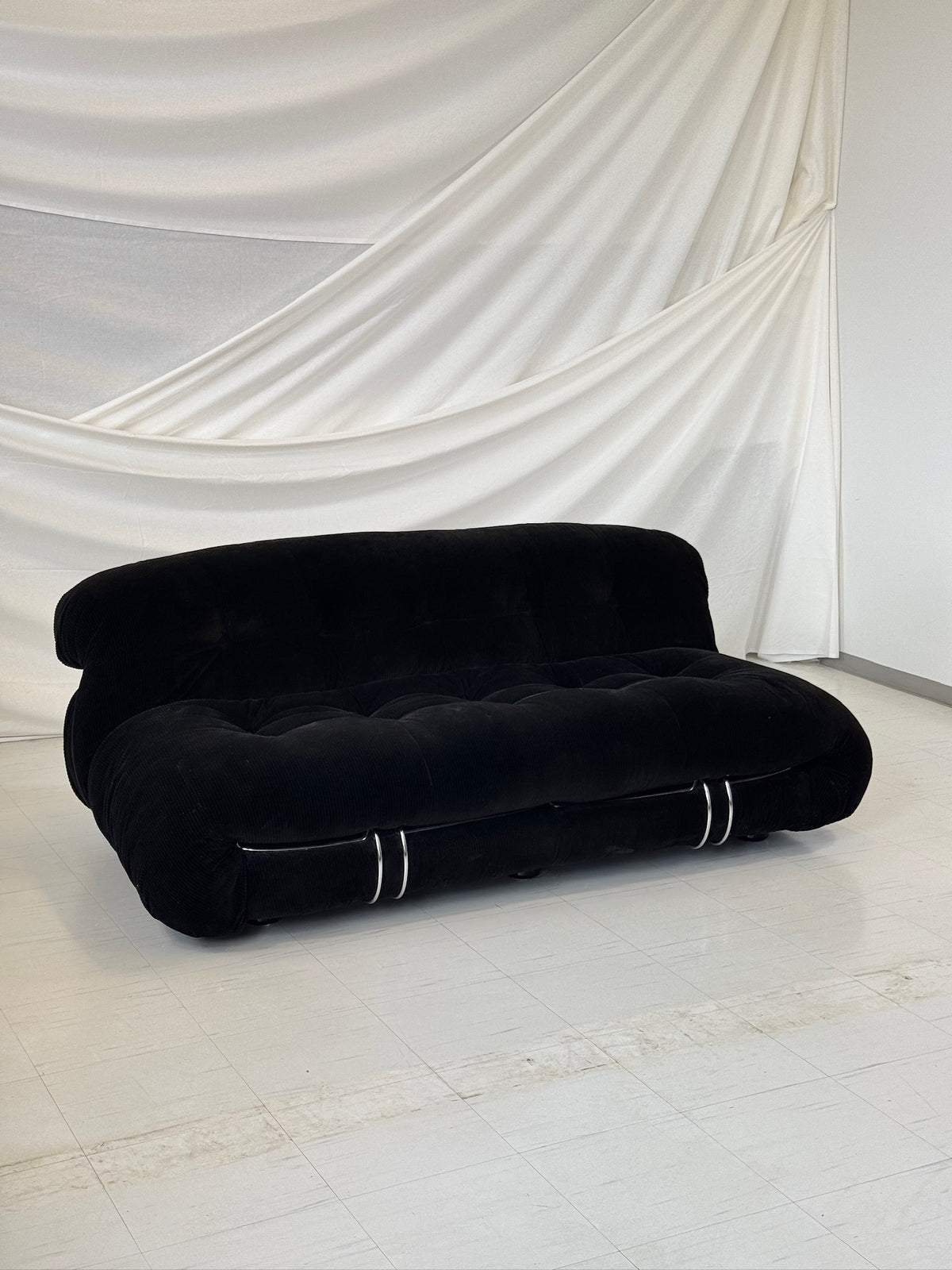 Cassina Soriana kahden istuttava sohva – Afra & Tobia Scarpa