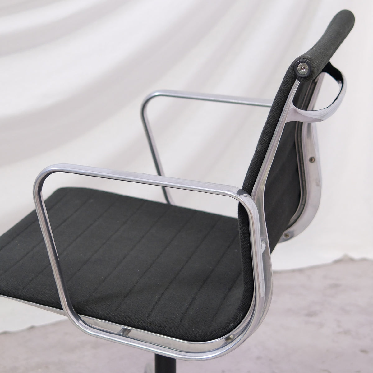 Charles & Ray Eames työtuoli, valmistaja ICF, Italia, 1960-luku