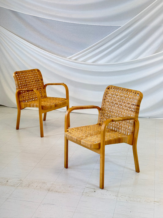 Alvar Aalto 45 -rottinkituoli, valmistaja Artek