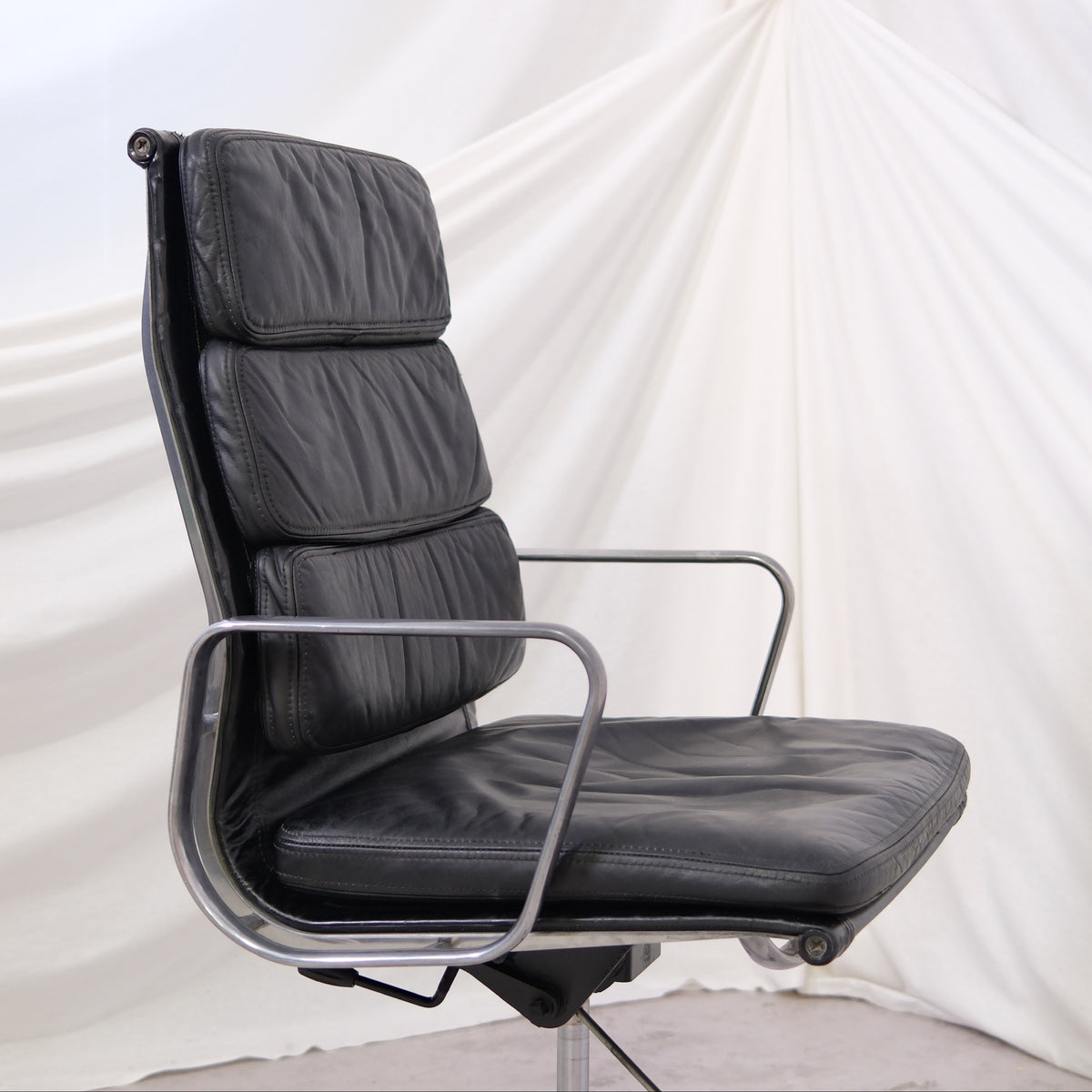 Charles & Ray Eames EA 219 -työtuoli, Vitra / Herman Miller