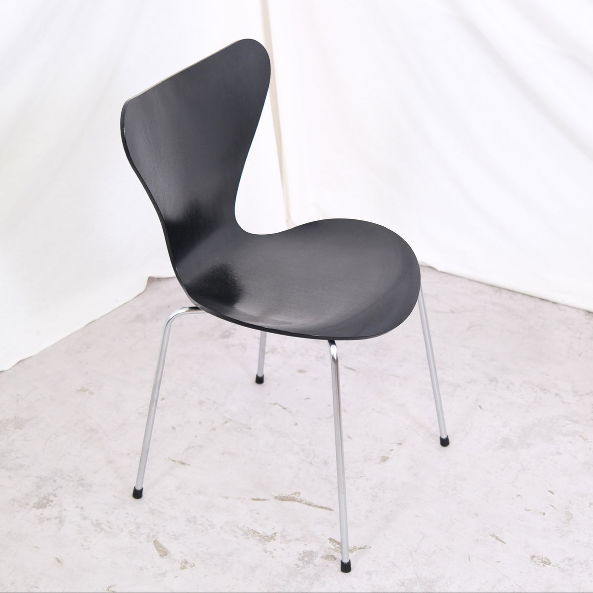 Fritz Hansen sarja 7 tuoli, musta – Arne Jacobsen, 2006