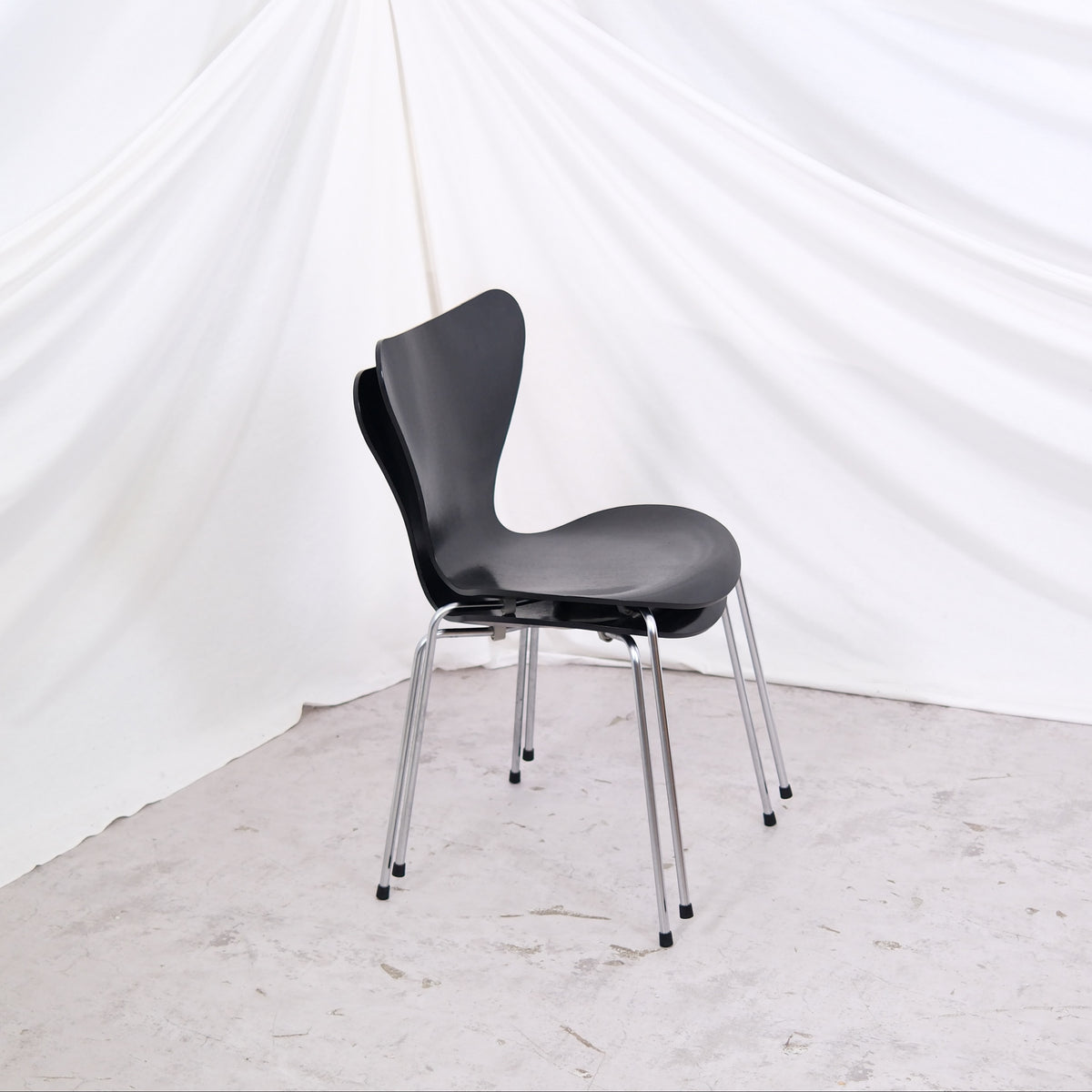 Fritz Hansen sarja 7 tuoli, musta – Arne Jacobsen, 2006
