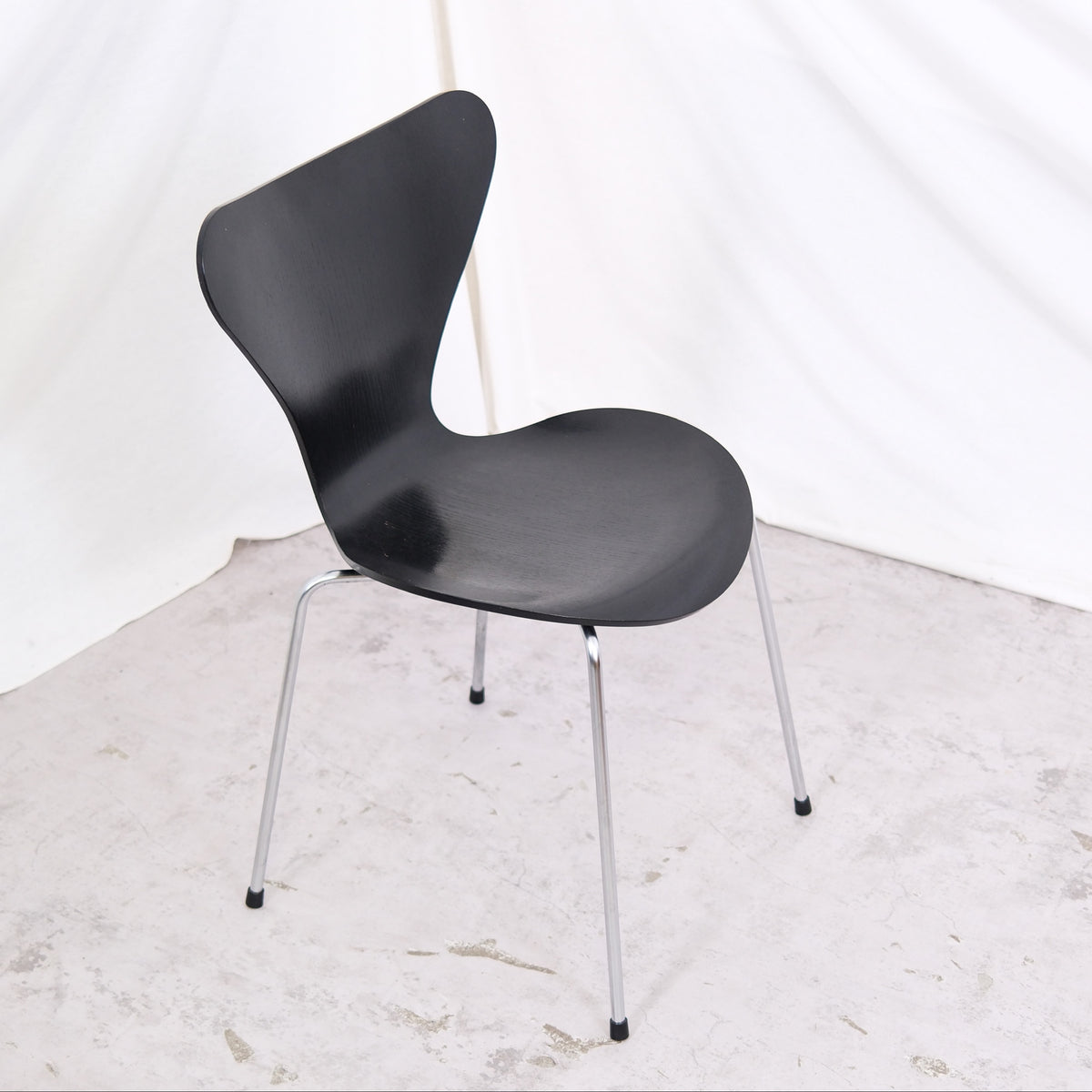Fritz Hansen sarja 7 tuoli, musta – Arne Jacobsen, 2006