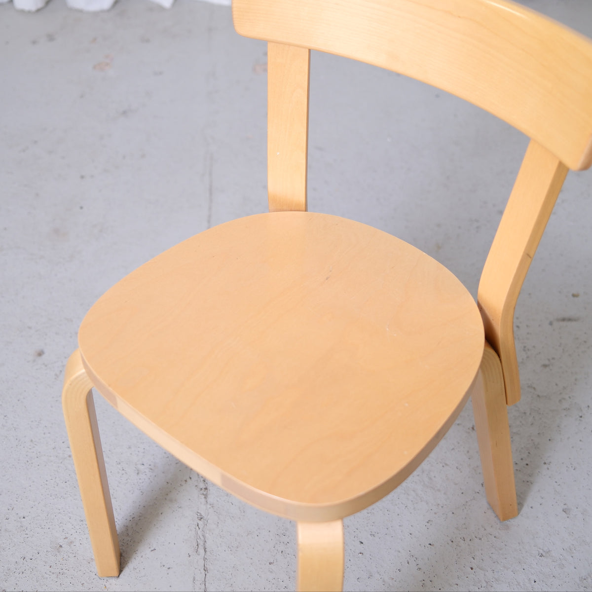 Artek tuoli 69, koivu – Alvar Aalto
