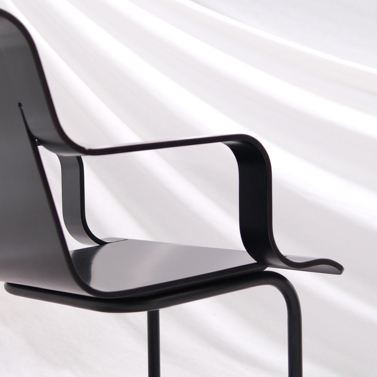 Alvar Aalto Artek Chair 26 - Black