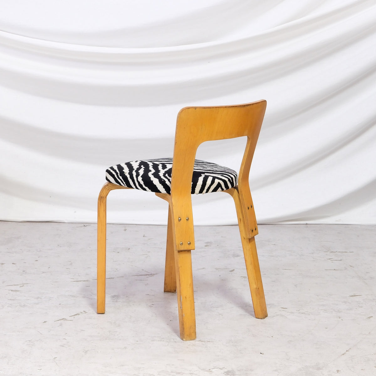 Artek A65 tuolit, Zebra-verhoilu, 1950-luku