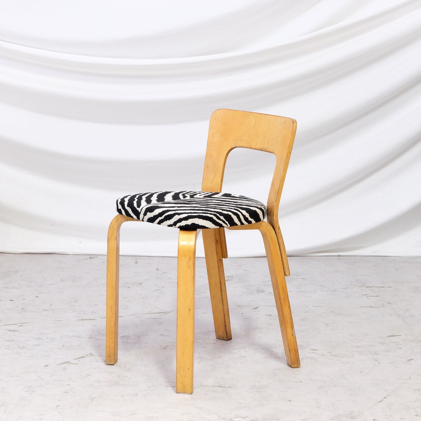 Artek A65 tuolit, Zebra-verhoilu, 1950-luku