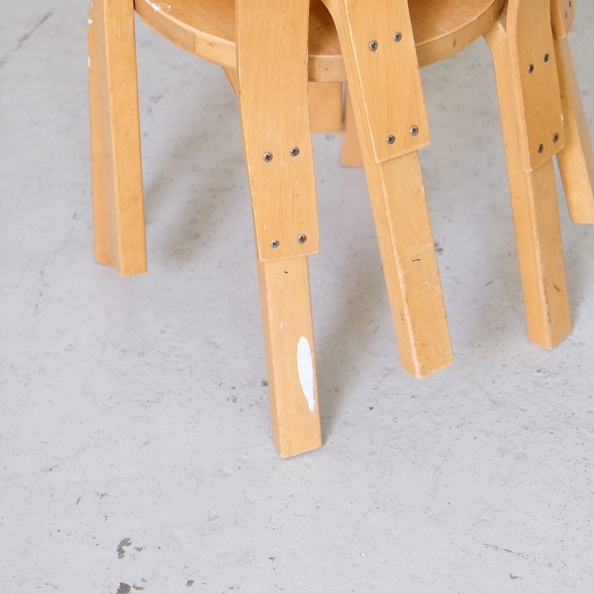 Alvar Aalto N65 -koivutuoli, valmistaja Artek