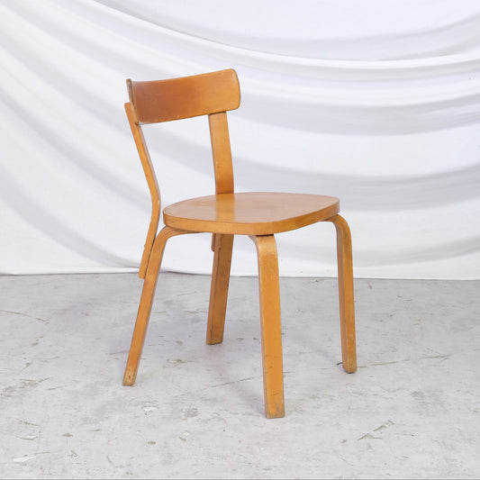 Alvar Aalto 69 -sormiliitostuolit, valmistaja Artek, 1950-luku