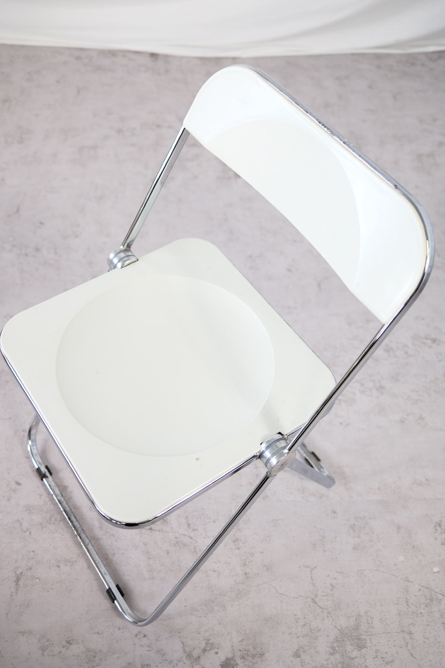 Ikoniset Plia-taittotuolit – Giancarlo Piretti, valmistaja Anonima Castelli, 1970-luku