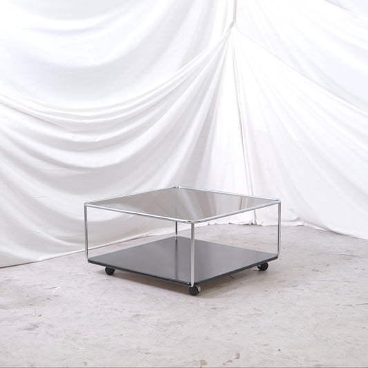 Kurt Hvistjö Hannibal -sohvapöytä, valmistaja Isku, 82 × 82 cm