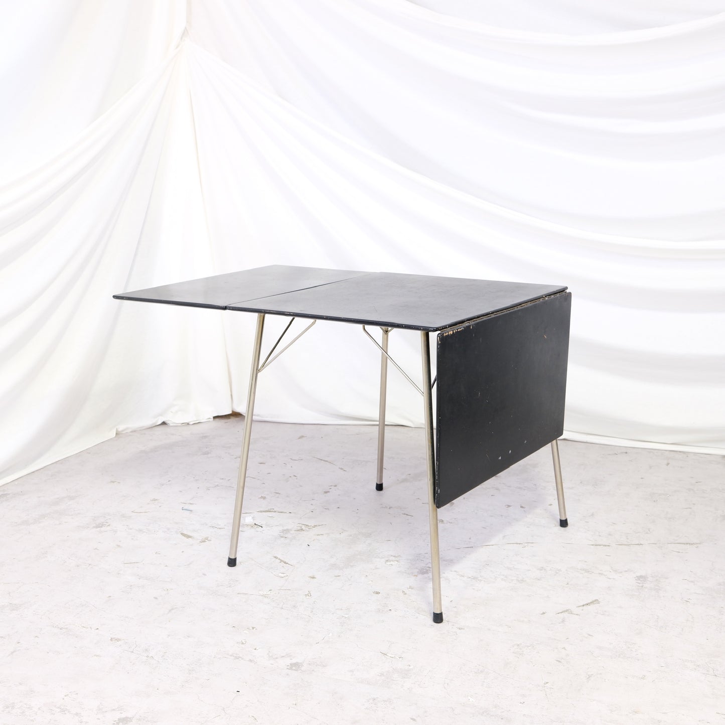 Fritz Hansen malli 3601 taittopöytä – Arne Jacobsen, 1950-luku