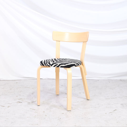 Artek 69 -tuolit, Zebra-verhoilu