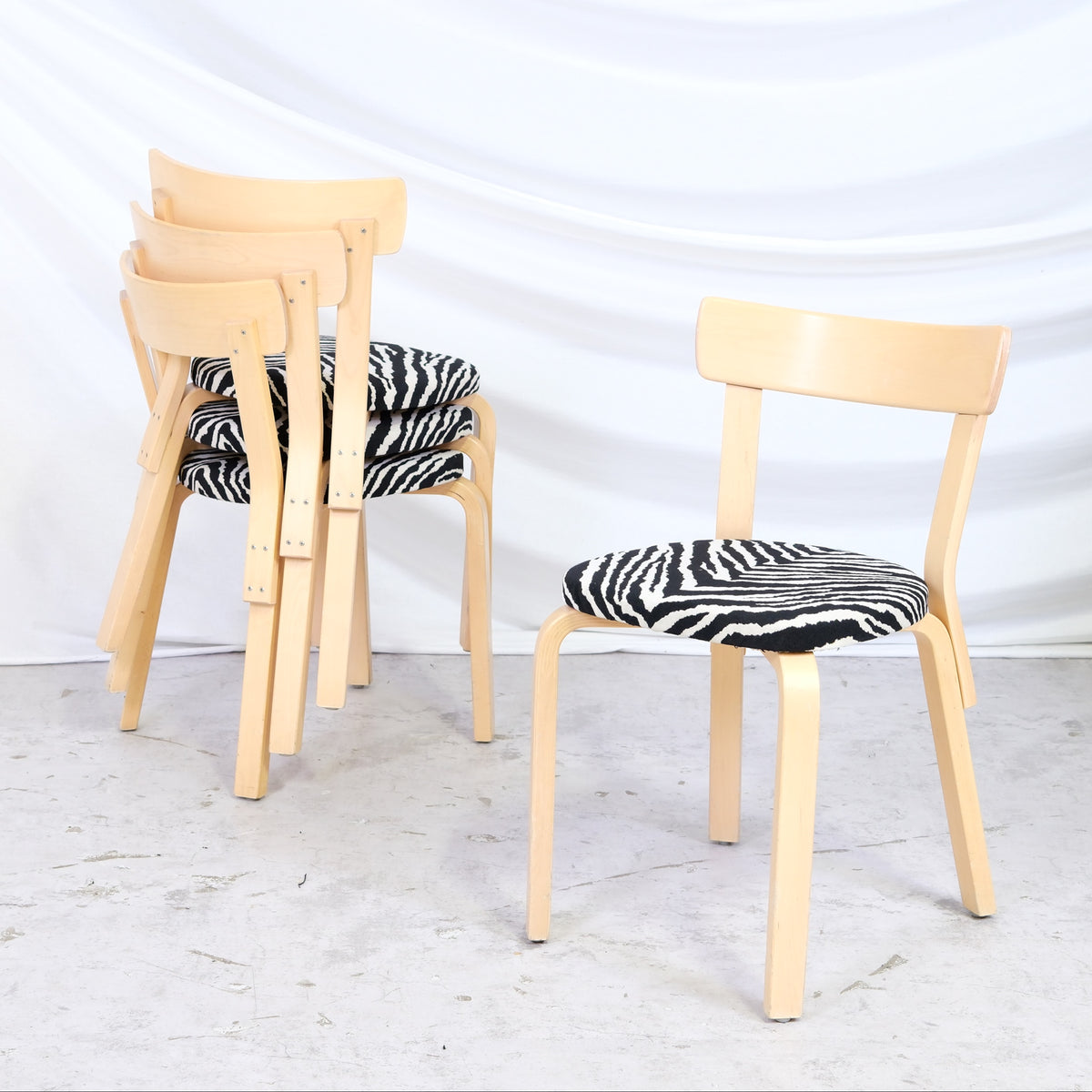 Artek 69 -tuolit, Zebra-verhoilu