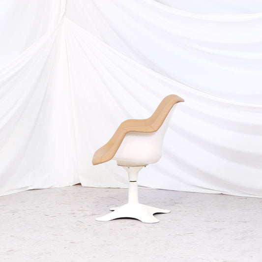 Yrjö Kukkapuro 416 Junior Chair for Haimi in Beige Leather