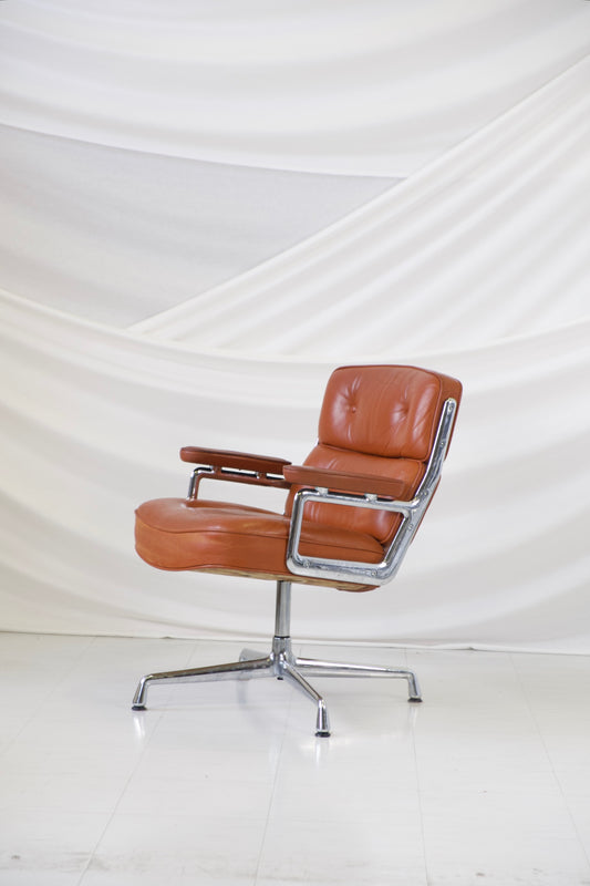 Eames Lobby -tuoli