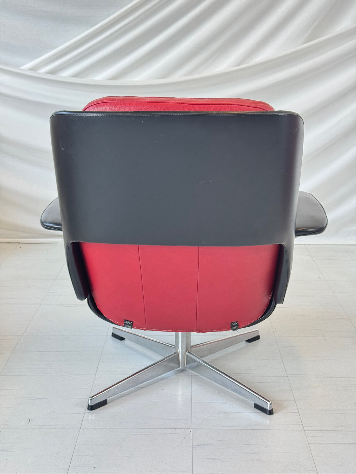 Olli Borg “Rondo” Lounge Chair 1960s